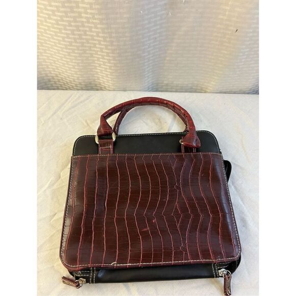 Christian Arts Gifts Bible bag animal print with cross  11x10" zipper - Picture 3 of 7